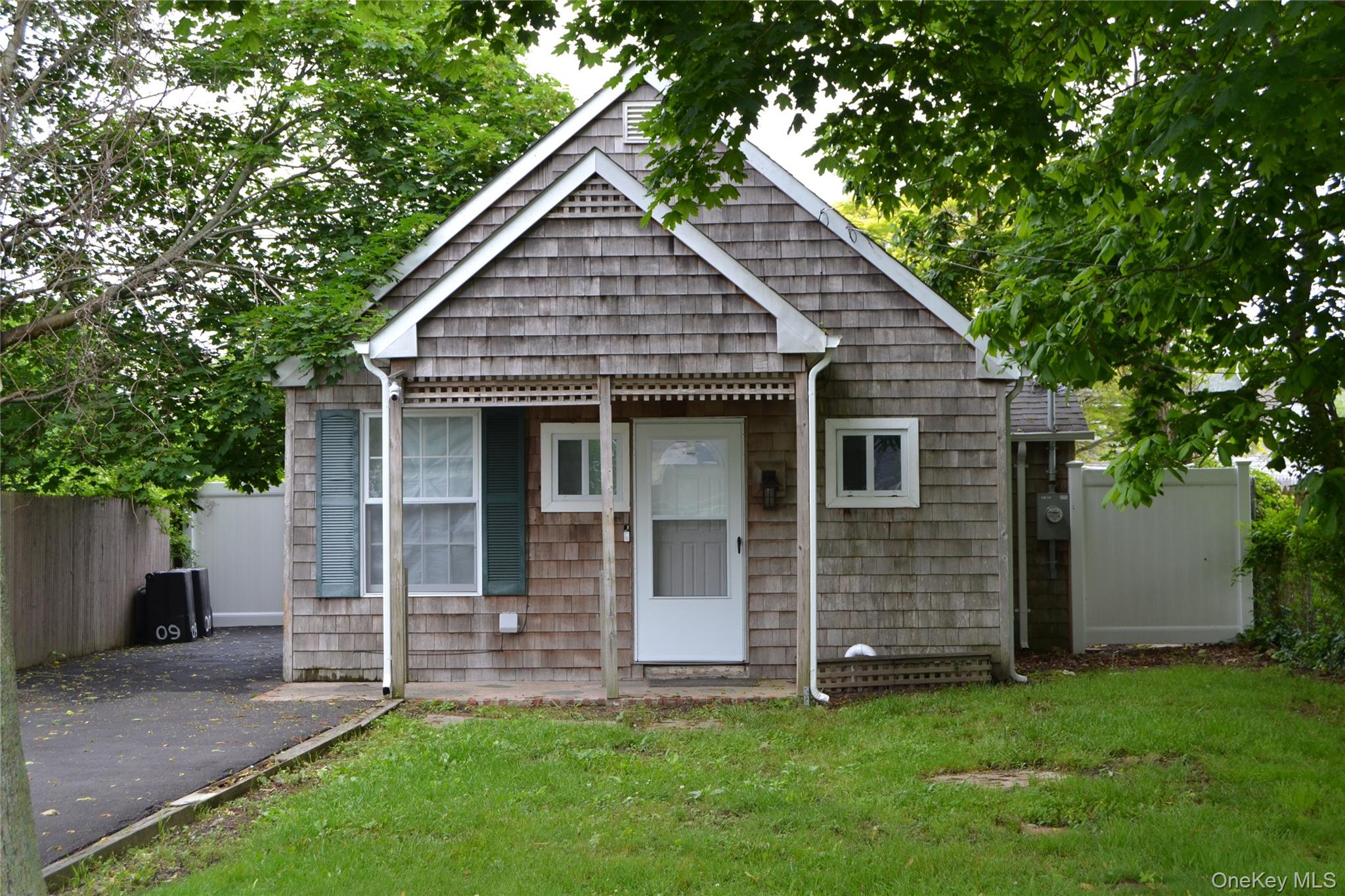 60 Huguenot Drive – For Sale