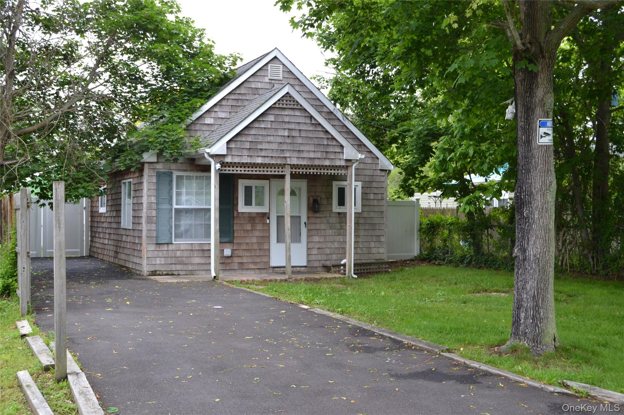 60 Huguenot Drive – For Sale photo 3