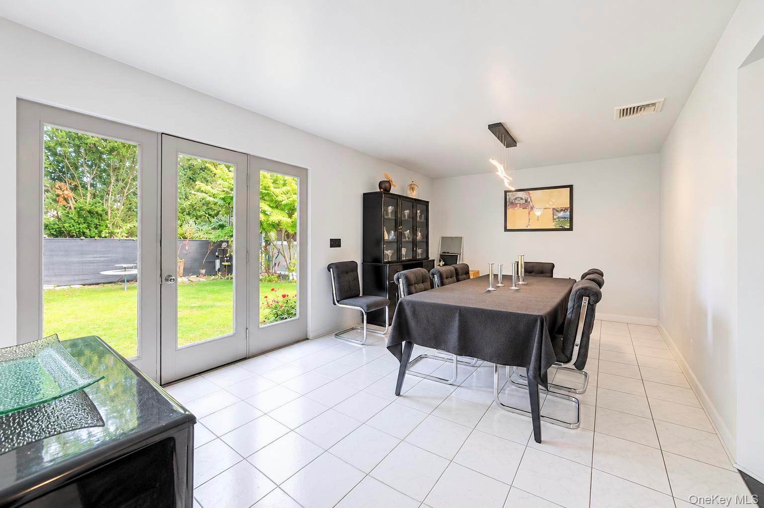 1219 Coates Avenue – For Sale photo 8