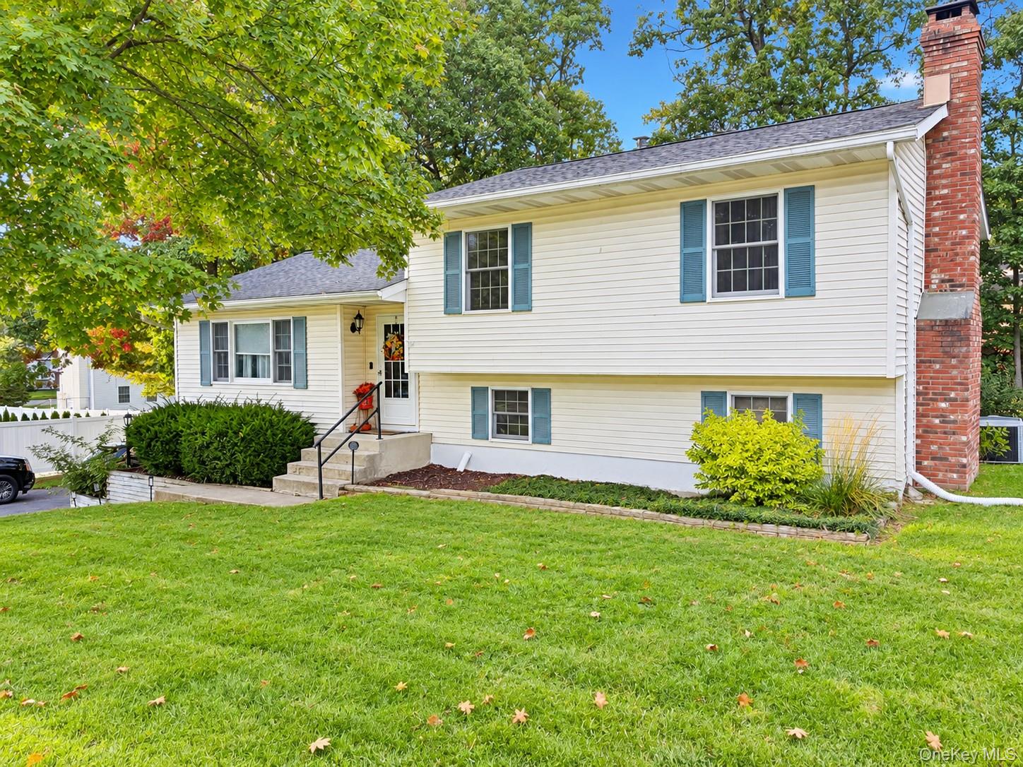 14 Red Oak Terrace – For Sale