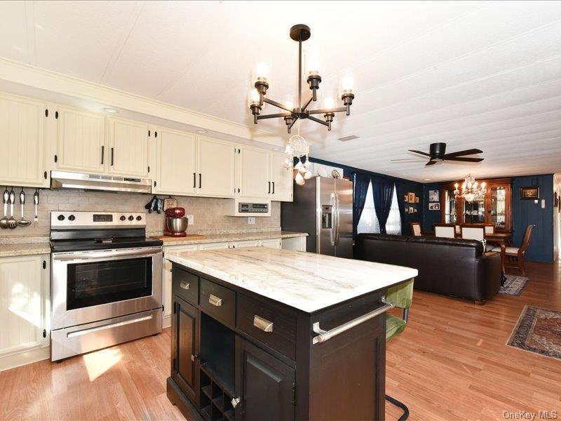 10 Greenwood Boulevard – For Sale photo 9