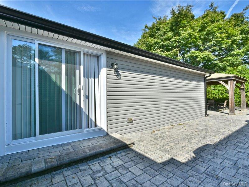 10 Greenwood Boulevard – For Sale photo 22