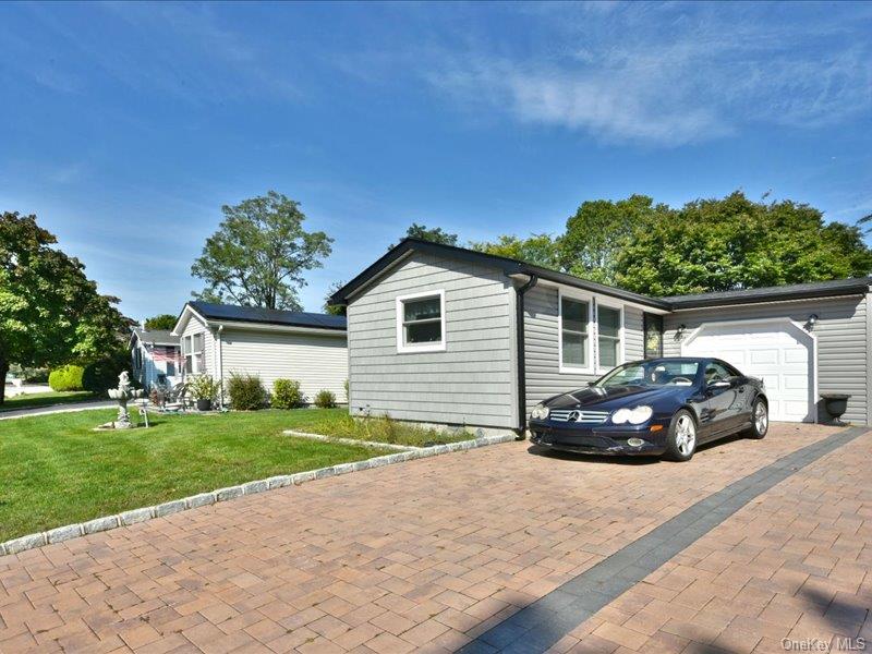 10 Greenwood Boulevard – For Sale photo 2