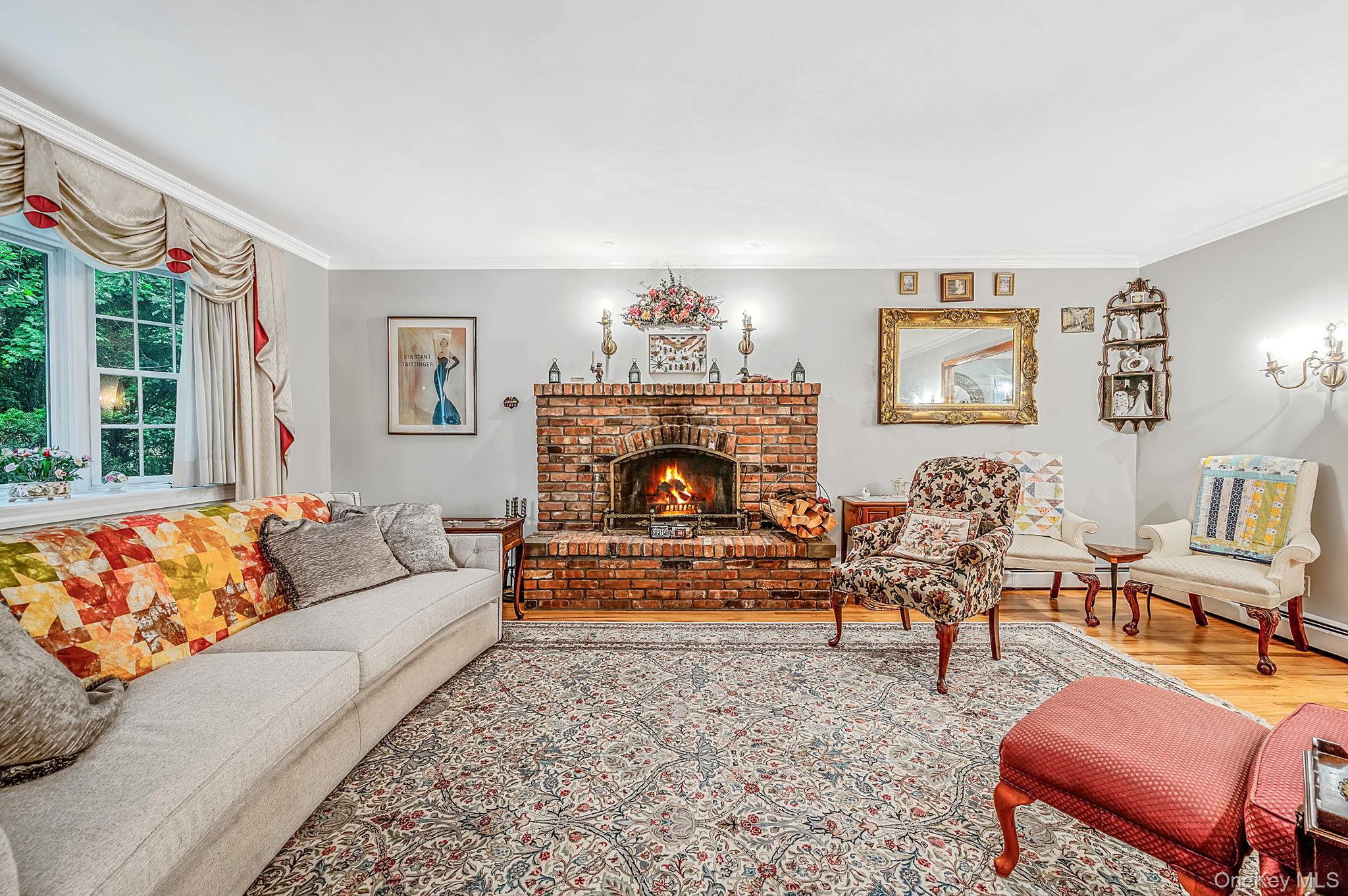 265 Oak Neck Lane – For Sale photo 14