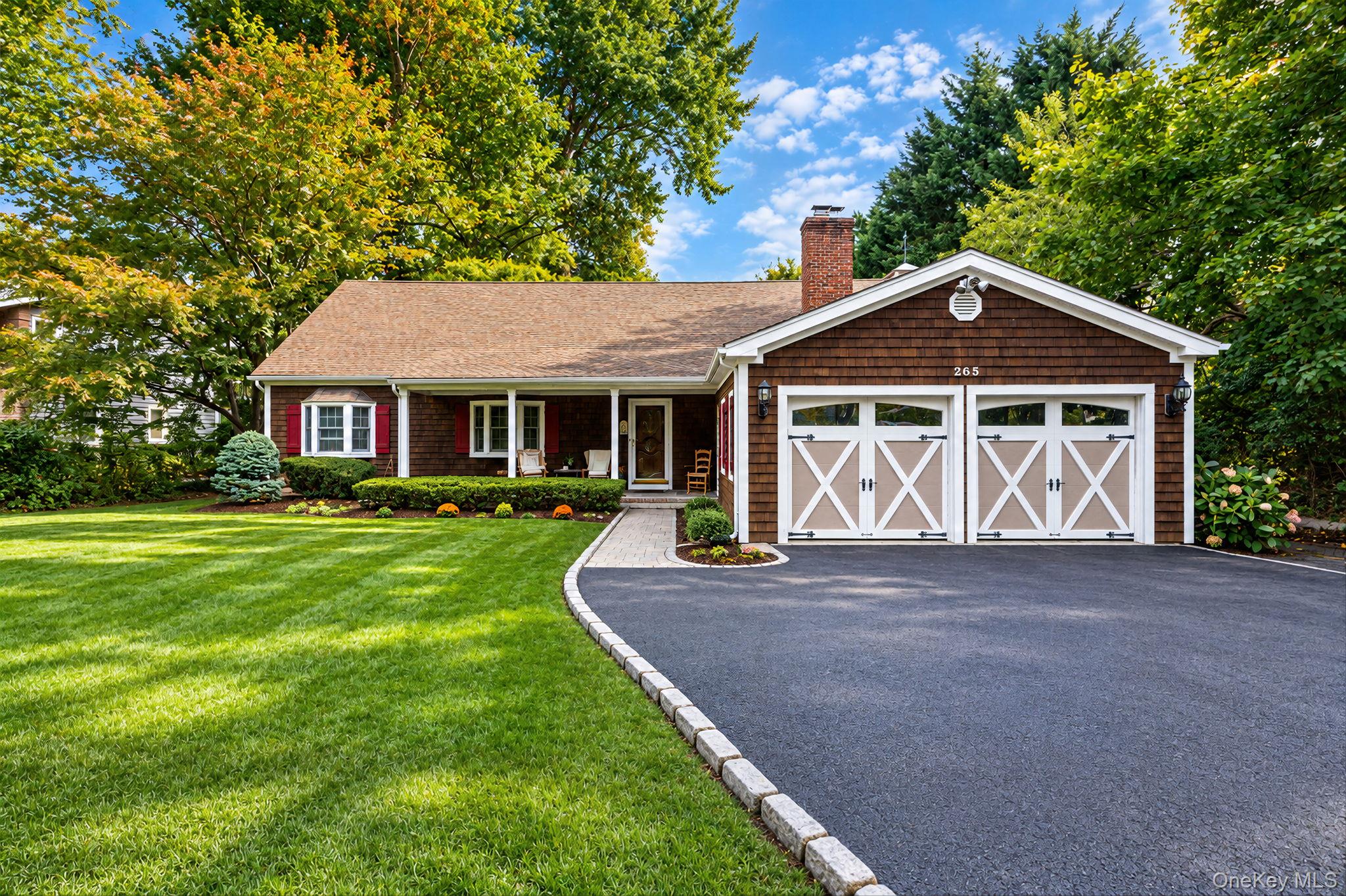 265 Oak Neck Lane – For Sale photo 2