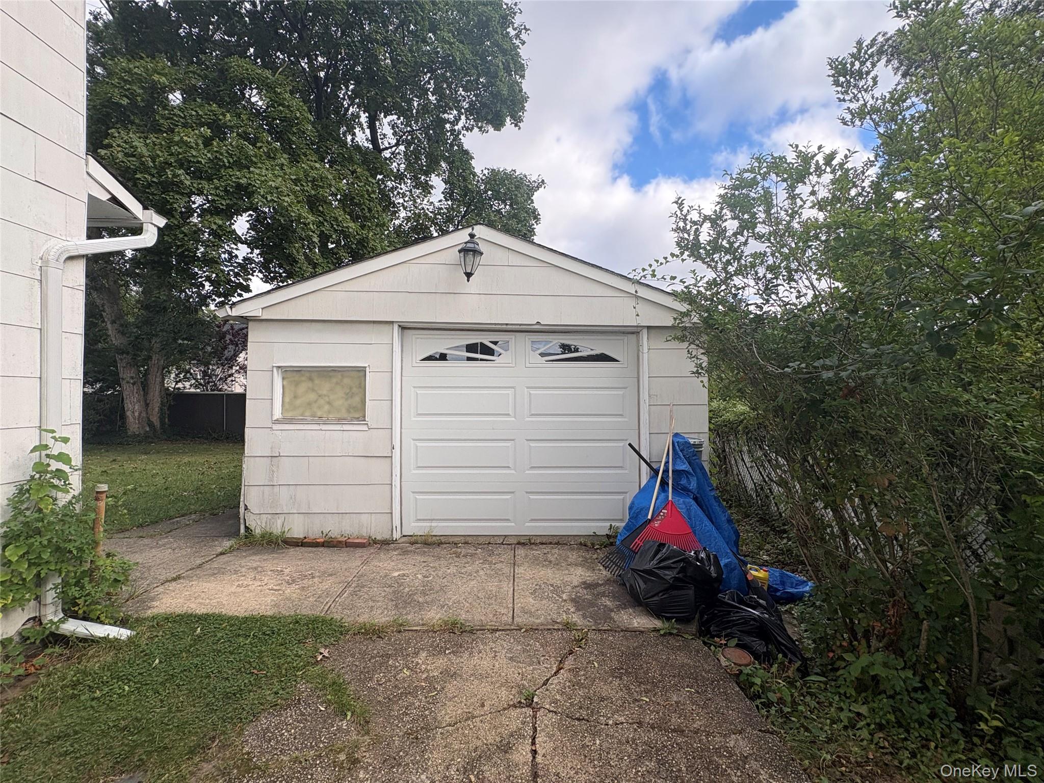 771 Windmill Avenue – For Sale photo 2