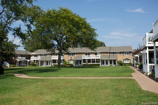 20 Saxon Avenue, Unit 09