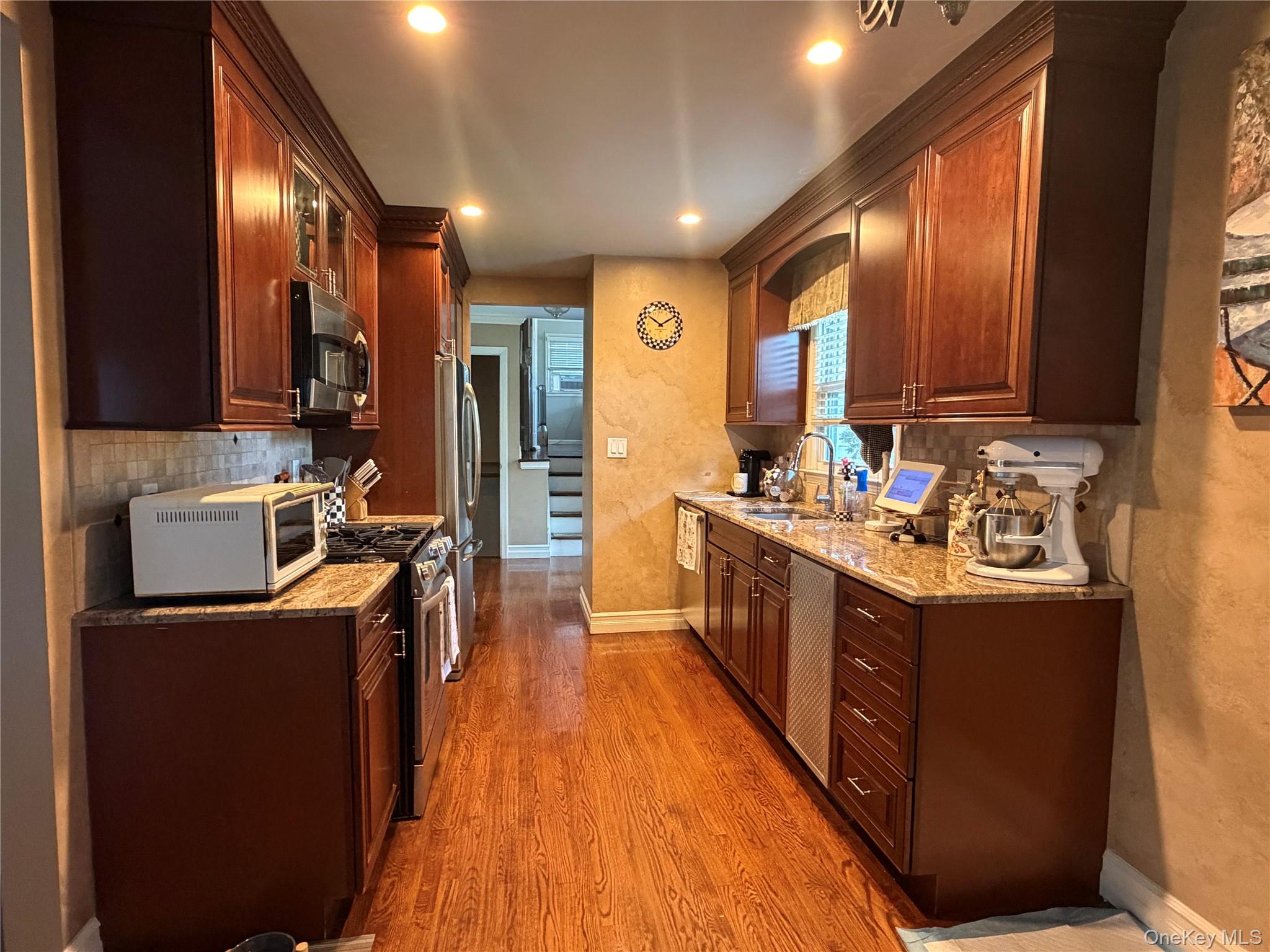17 Renee Place – For Rent photo 2