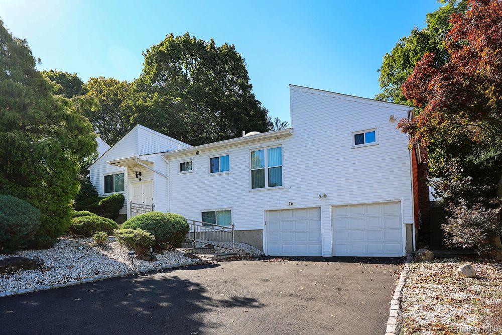 16 Carriage Road – For Sale