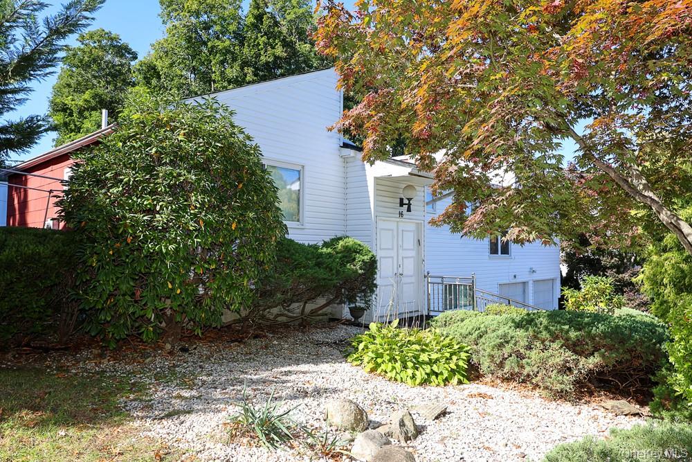 16 Carriage Road – For Sale photo 4