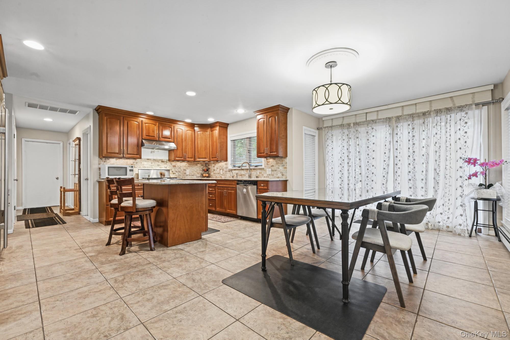 9 Ellen Court – For Rent photo 9