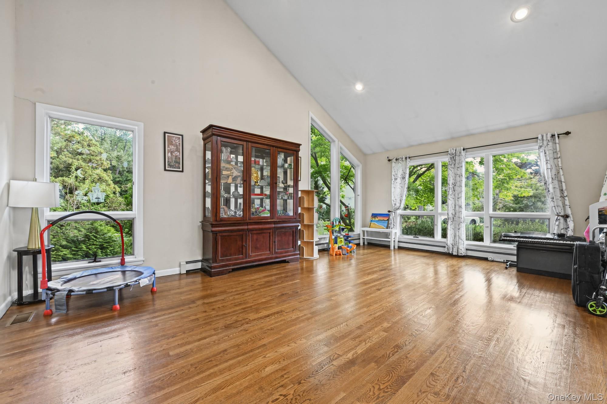 9 Ellen Court – For Rent photo 5