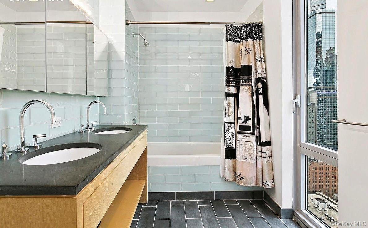 310 W 52nd Street, Unit 35A photo 11
