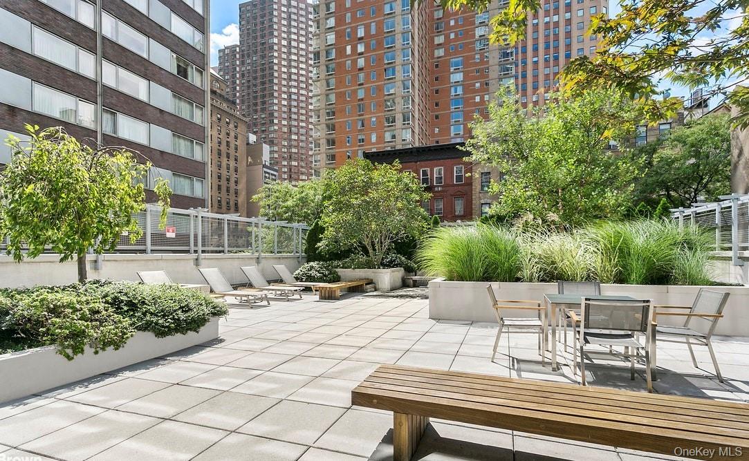 310 W 52nd Street, Unit 35A photo 10