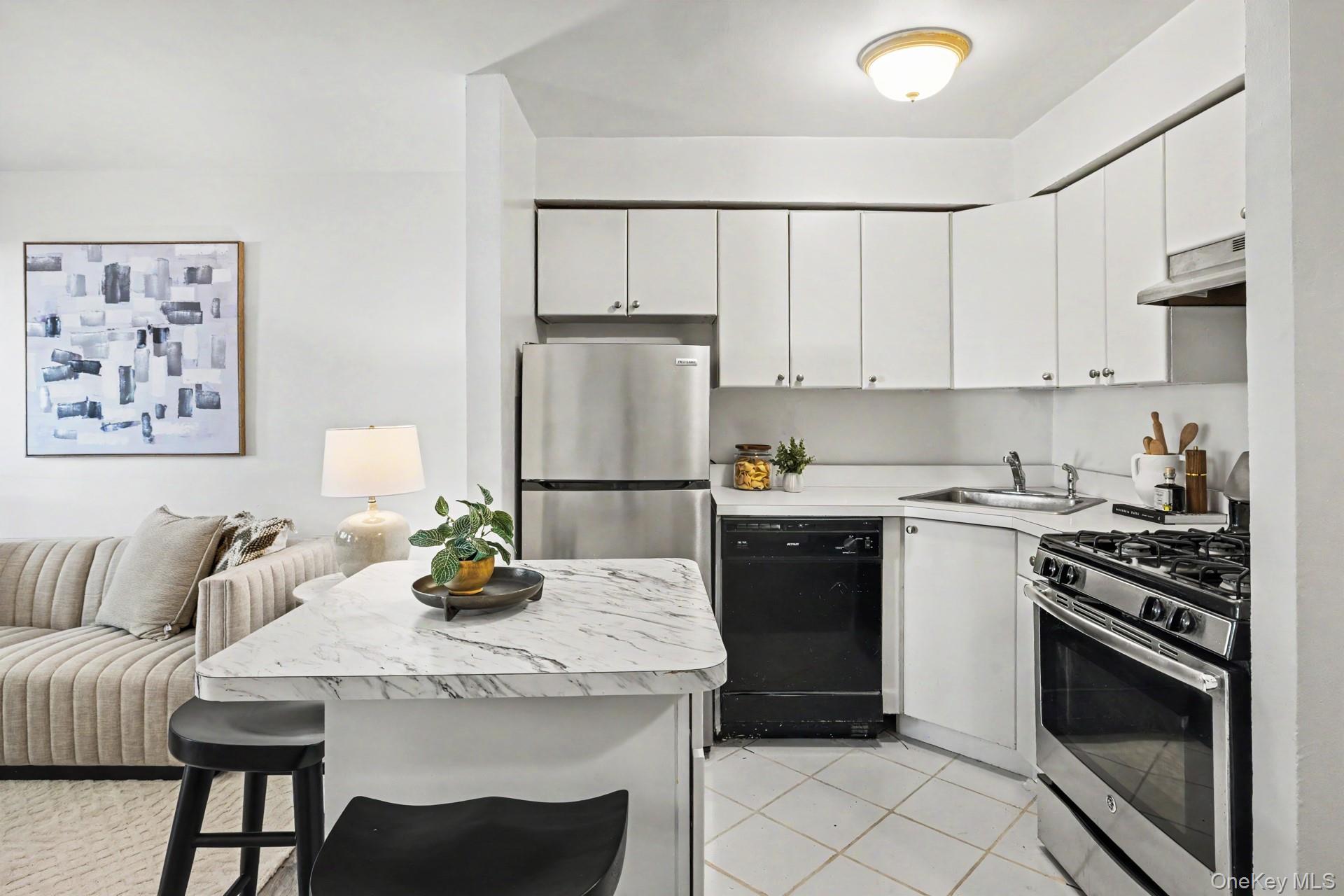 4618 Arlington Avenue – For Sale photo 3