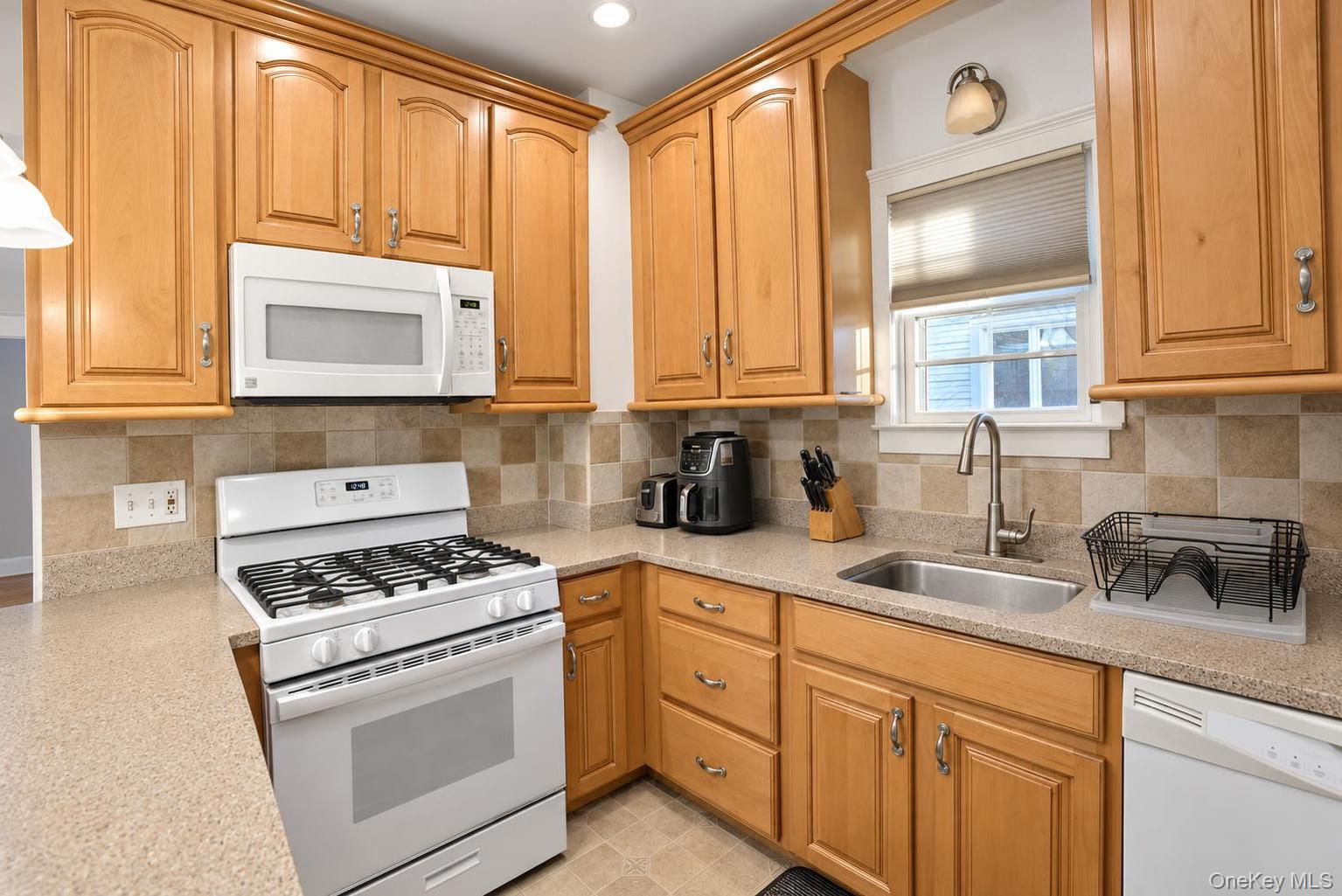 26 Oakwood Boulevard – For Sale photo 18