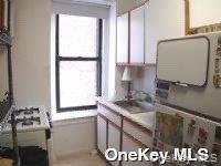 225 Bennett Avenue, Unit 3R photo 7