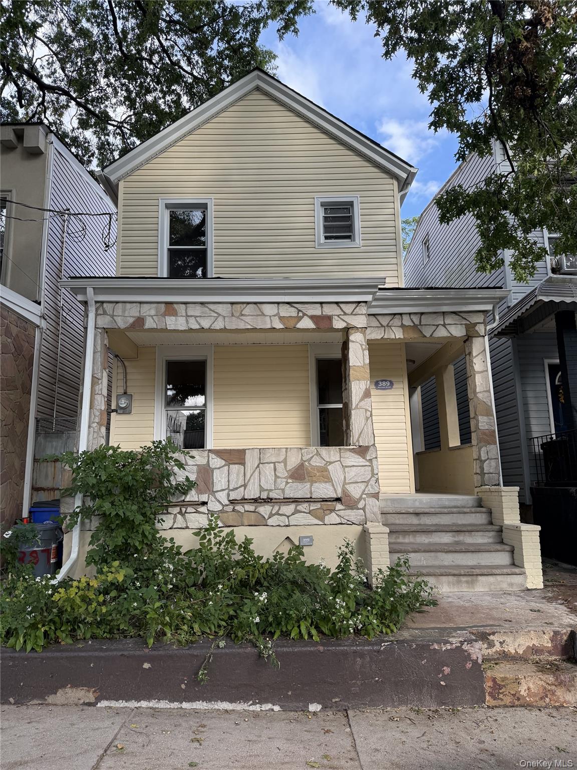389 Warwick Street – For Sale
