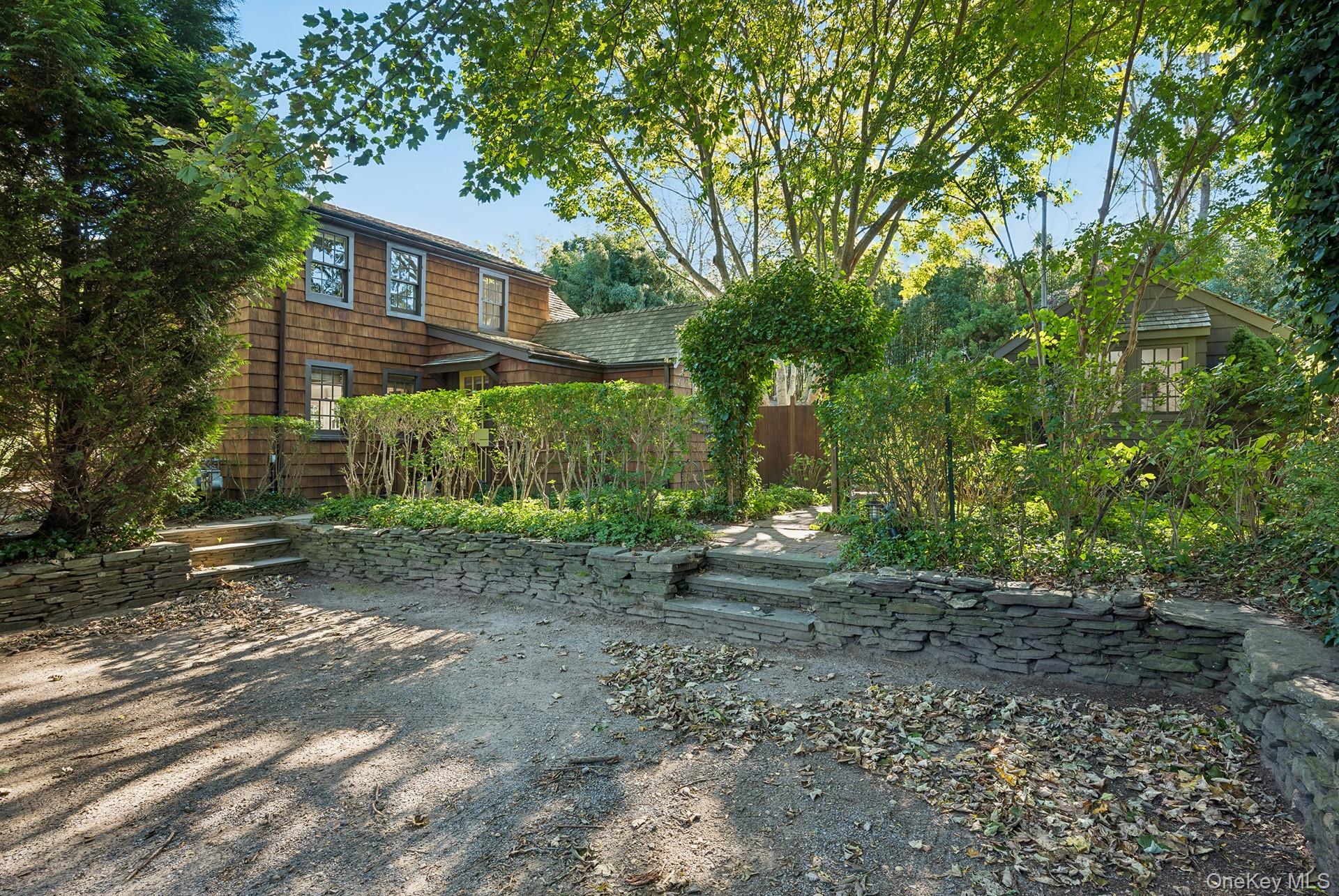 48 Accabonac Road – For Sale photo 3