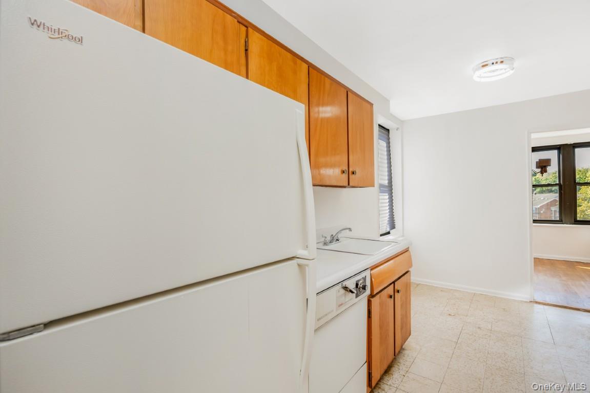 18-35 Corporal Kennedy Street, Unit 4F photo 10