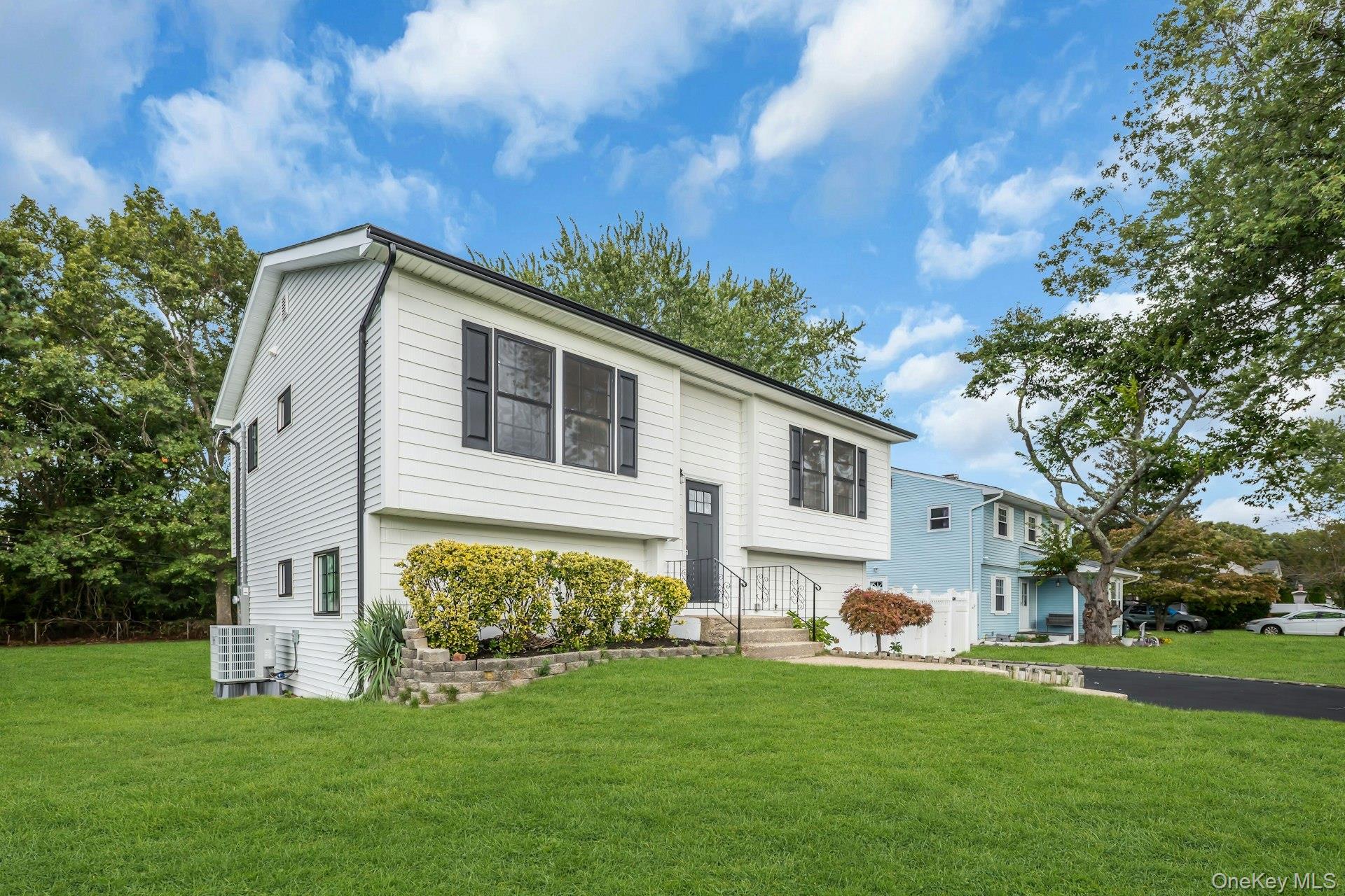 64 Skylark Drive – For Sale photo 2