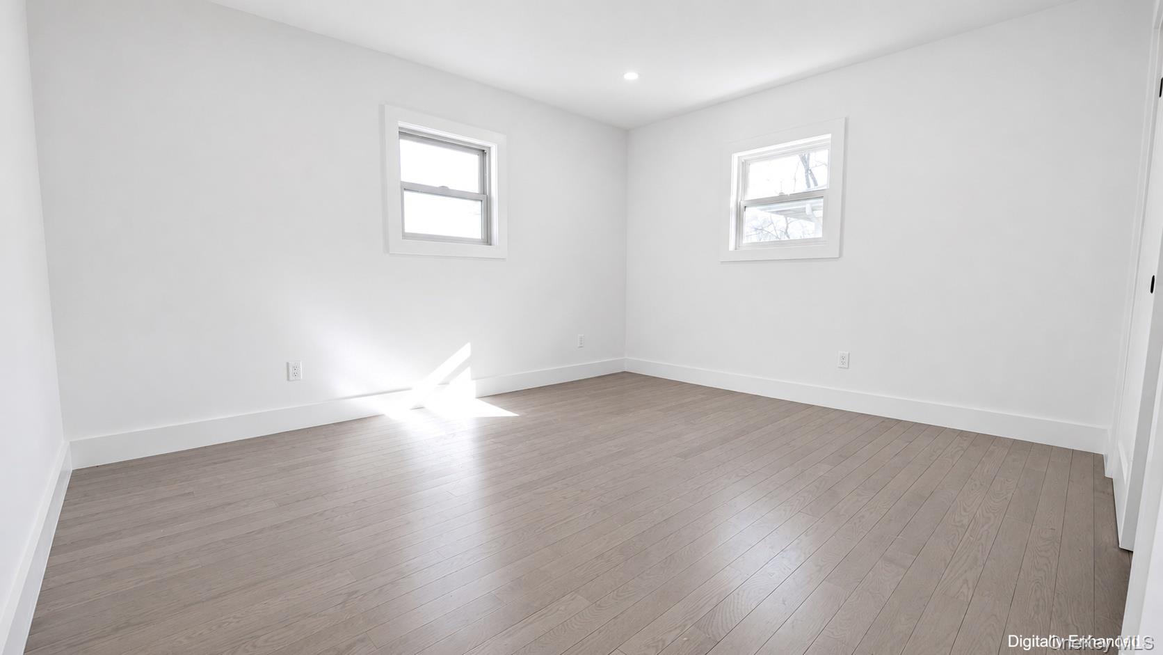 43 Yennicock Avenue, Unit 2 photo 8