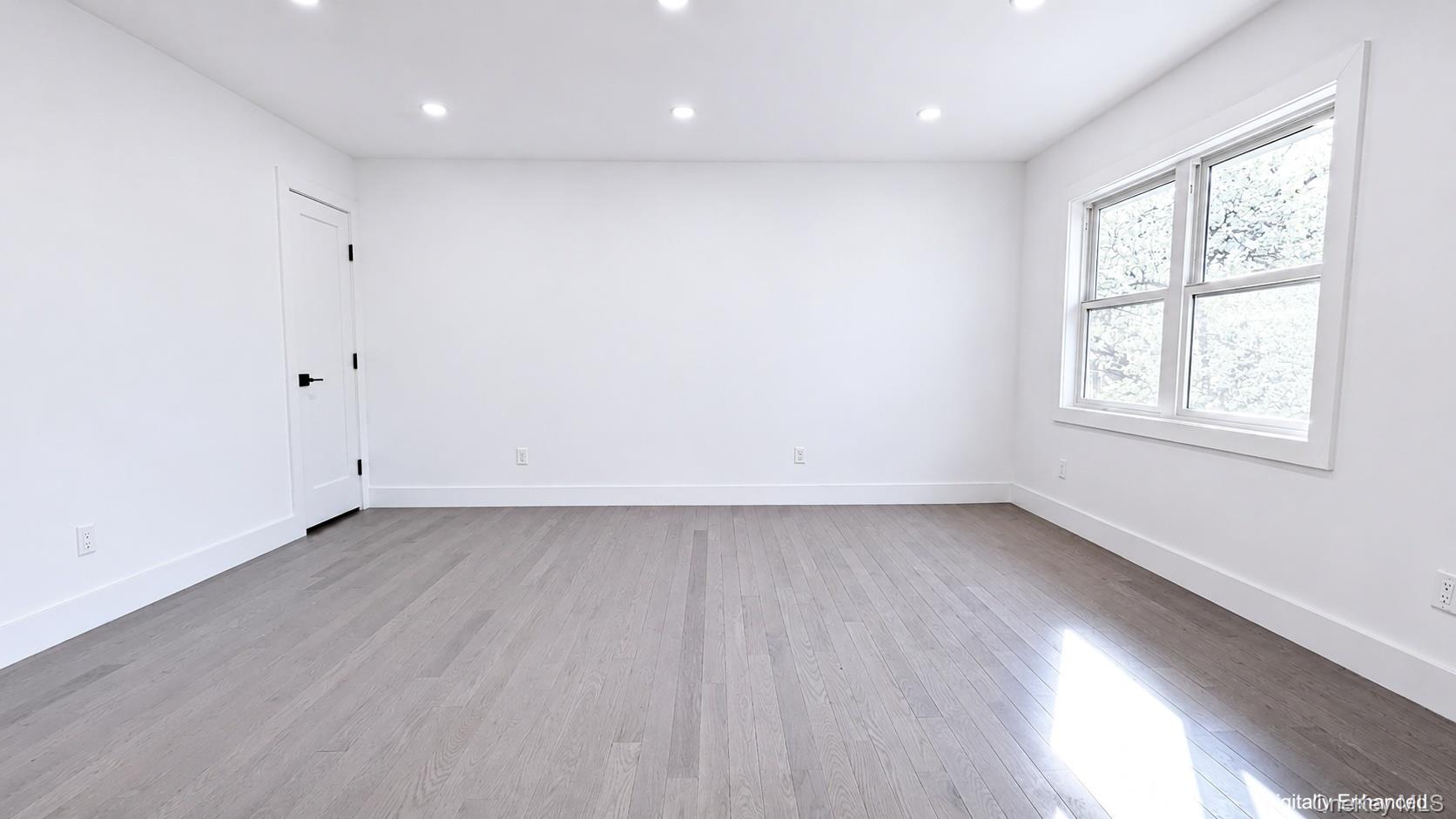 43 Yennicock Avenue, Unit 2 photo 4