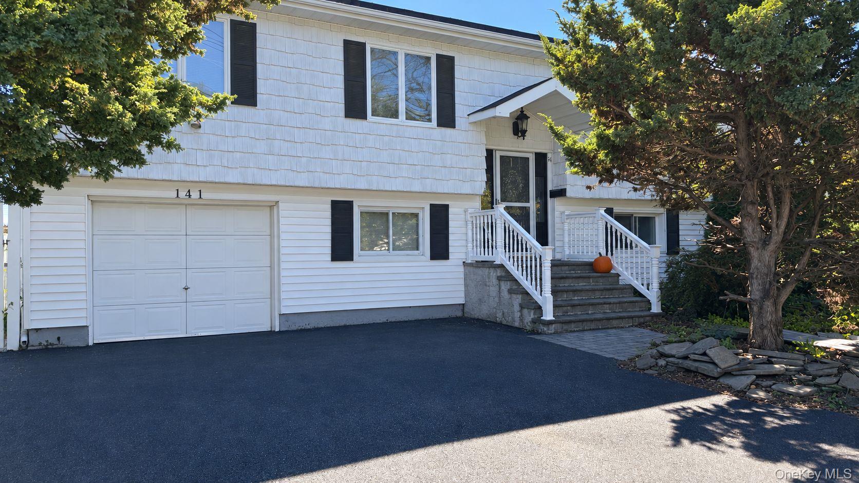 141 E John Street – For Rent