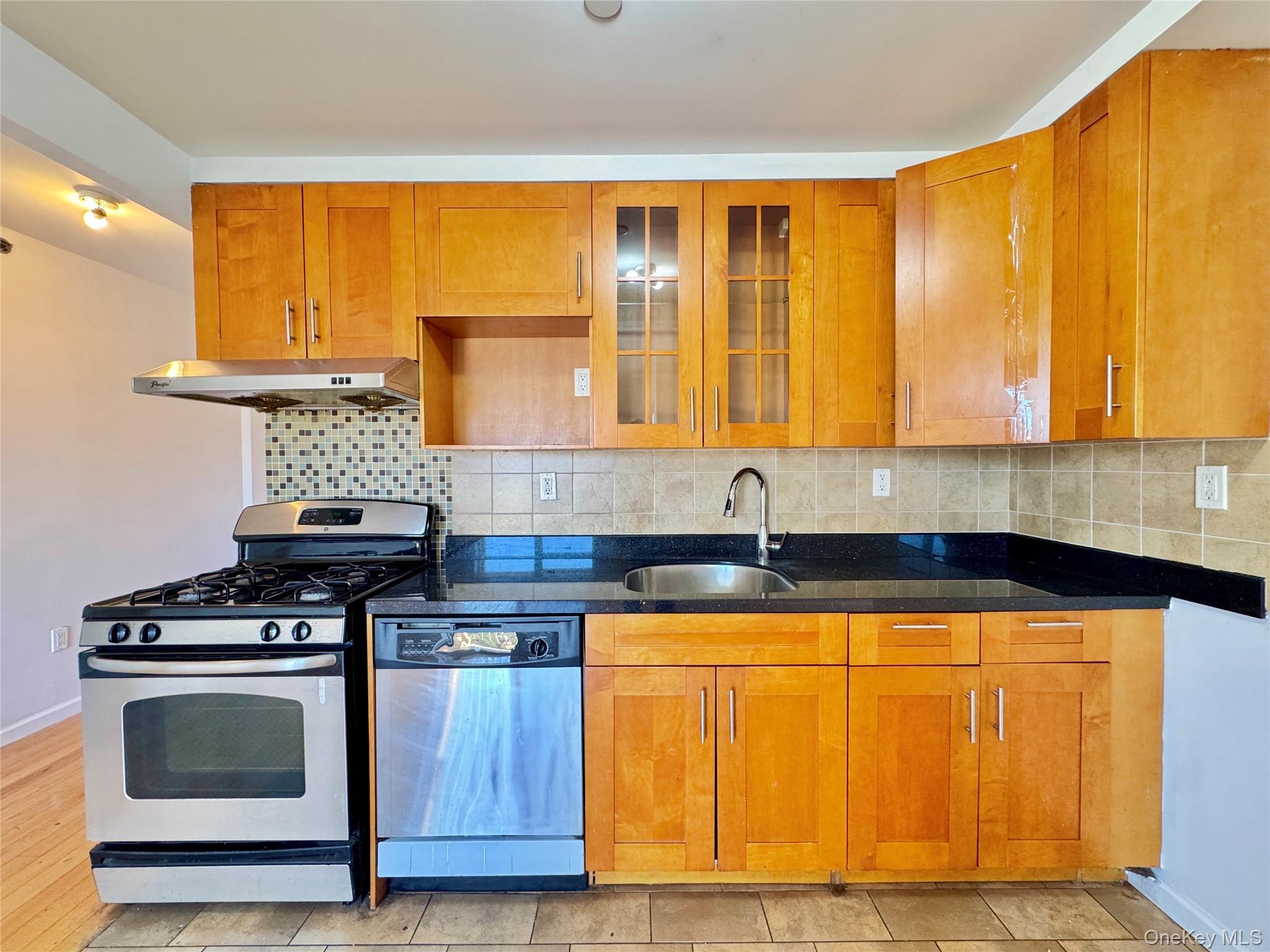 9305 37th Avenue, Unit 3C photo 5