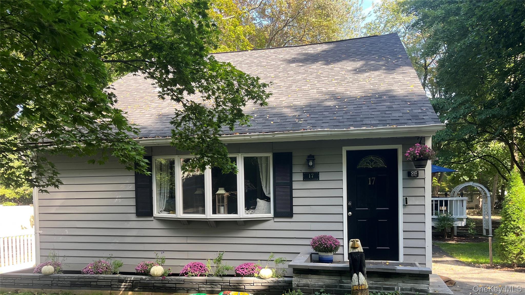 17 Lakelands Avenue – For Sale