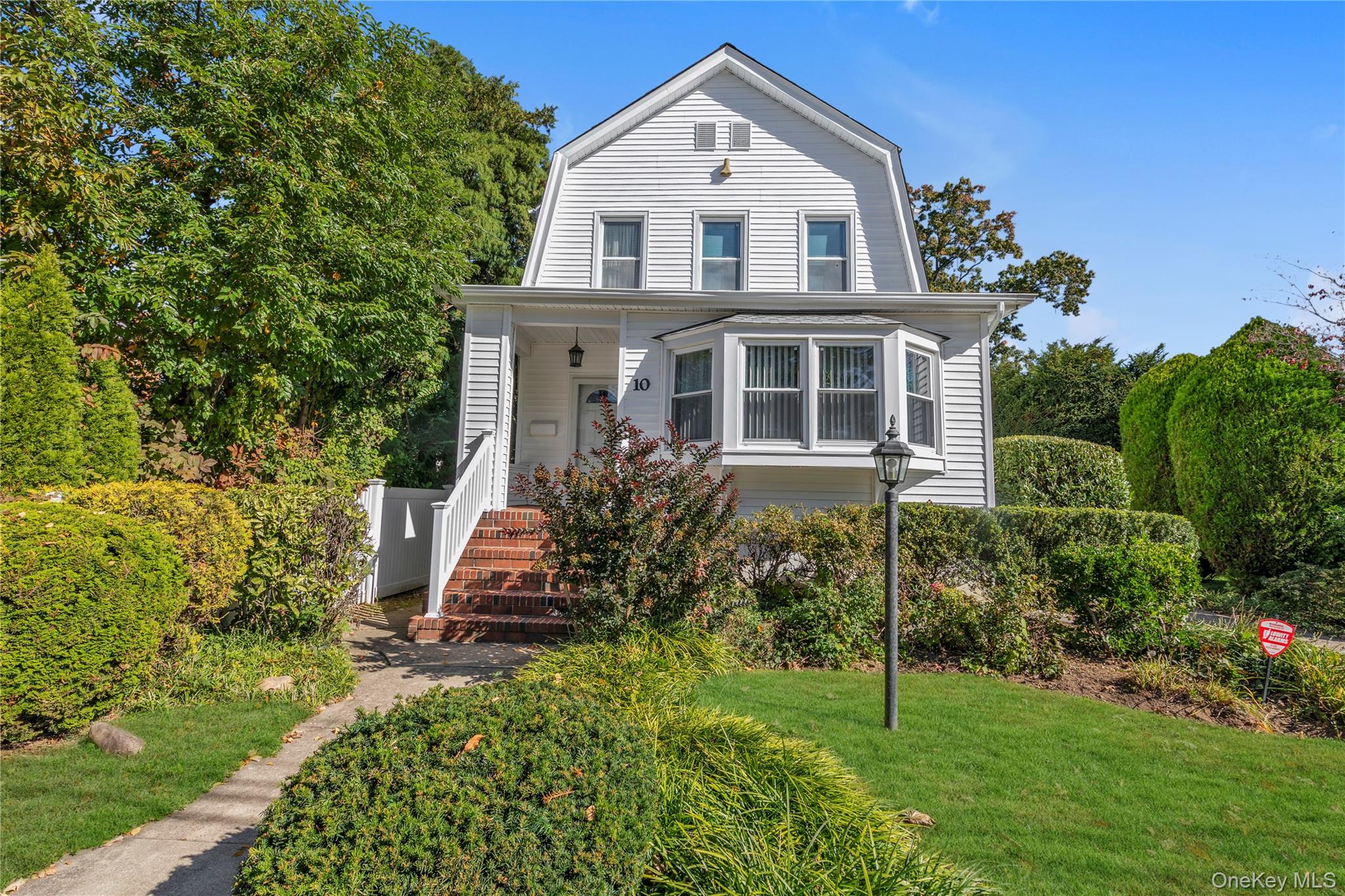 10 Sunset Avenue – For Sale