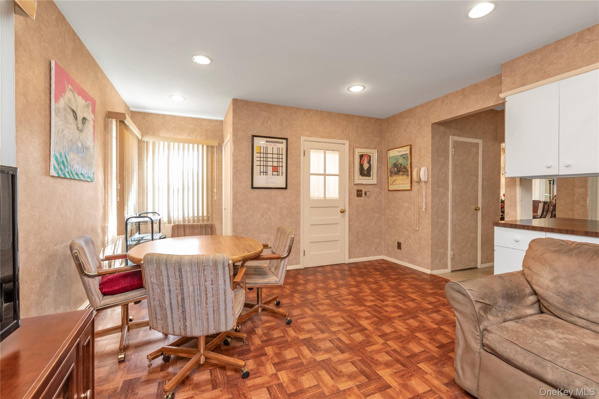 10 Sunset Avenue – For Sale photo 13