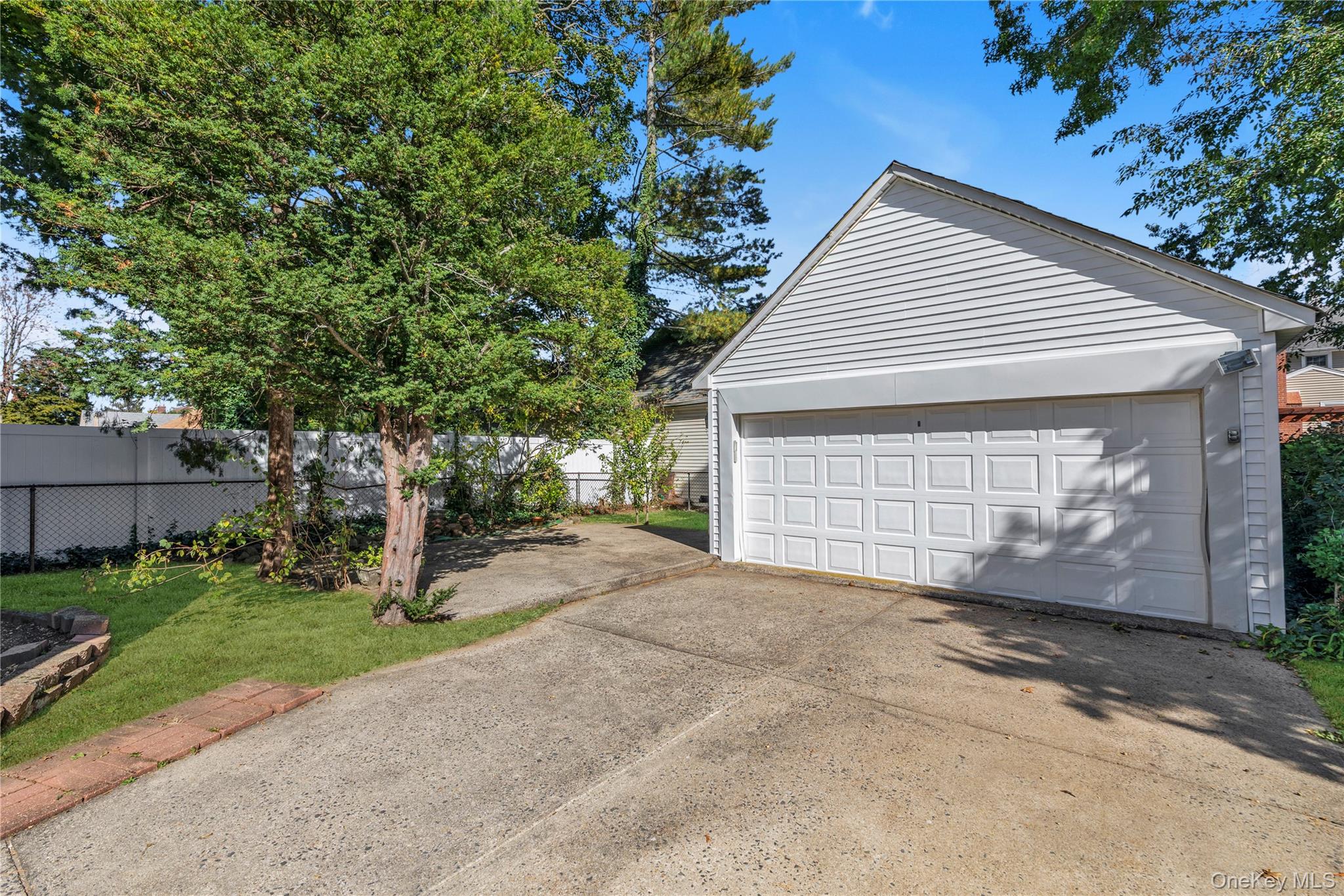 10 Sunset Avenue – For Sale photo 22