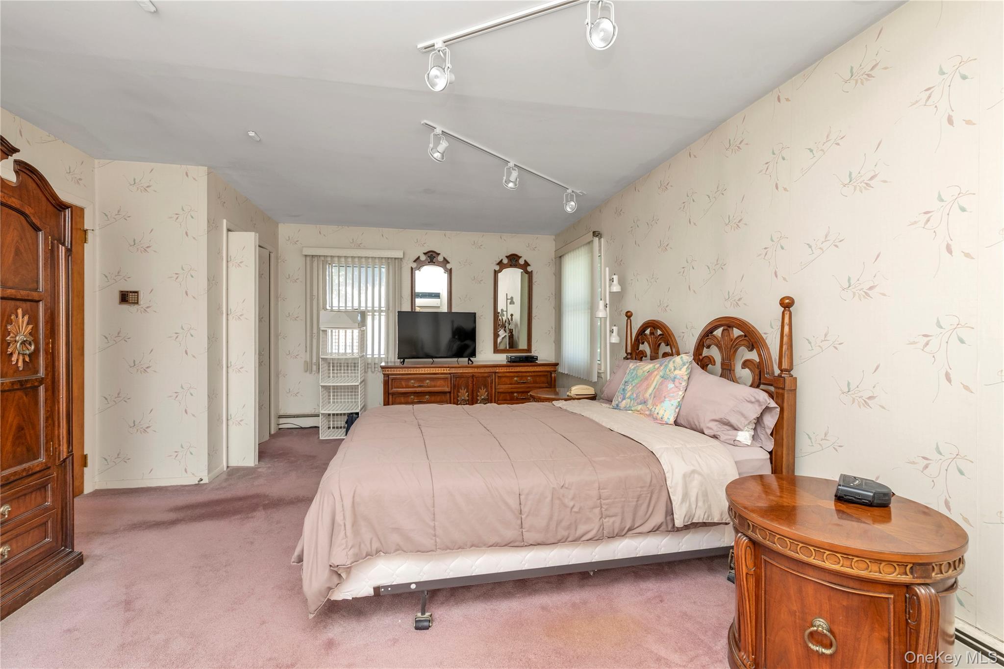 10 Sunset Avenue – For Sale photo 16