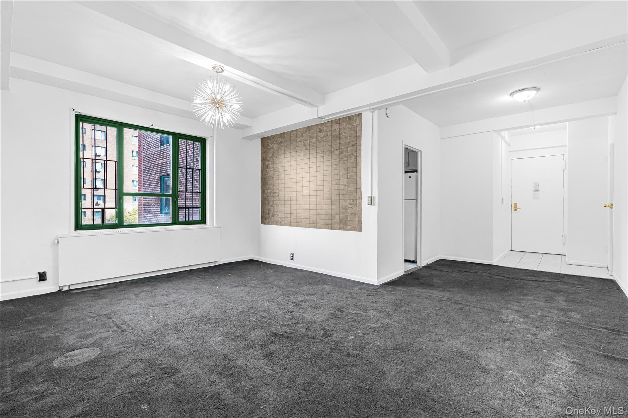 1946 E Tremont Avenue, Unit 5H photo 5
