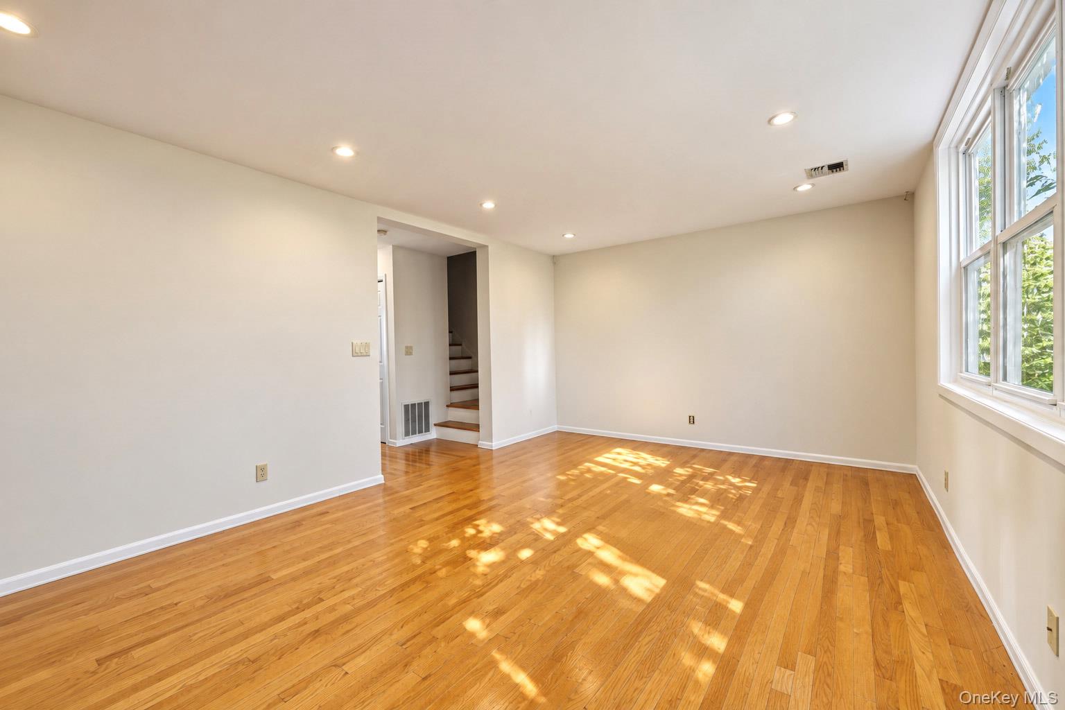 207 Sunset Boulevard, Unit 9207B photo 4