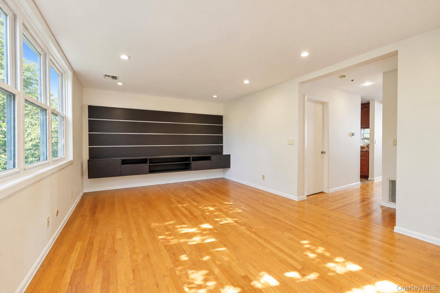 207 Sunset Boulevard, Unit 9207B photo 5