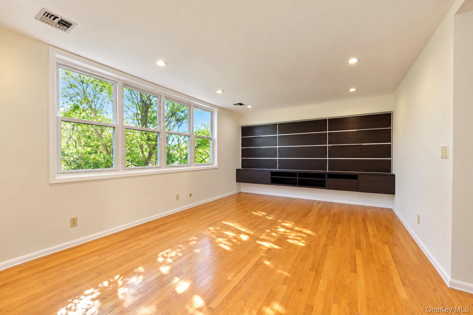 207 Sunset Boulevard, Unit 9207B photo 6