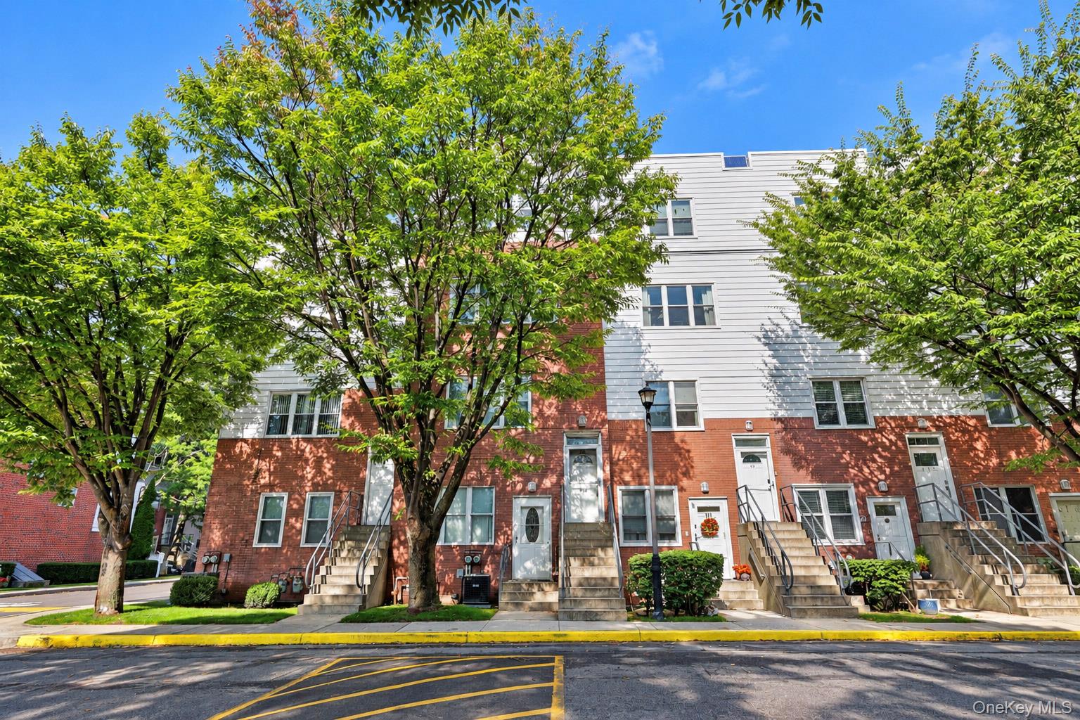 207 Sunset Boulevard, Unit 9207B