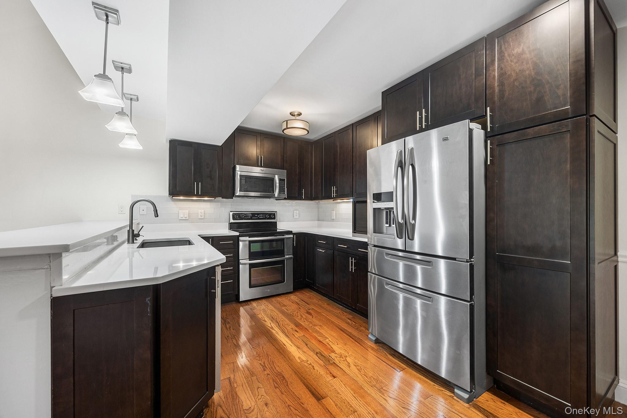 225 Lakeside Drive – For Sale photo 4