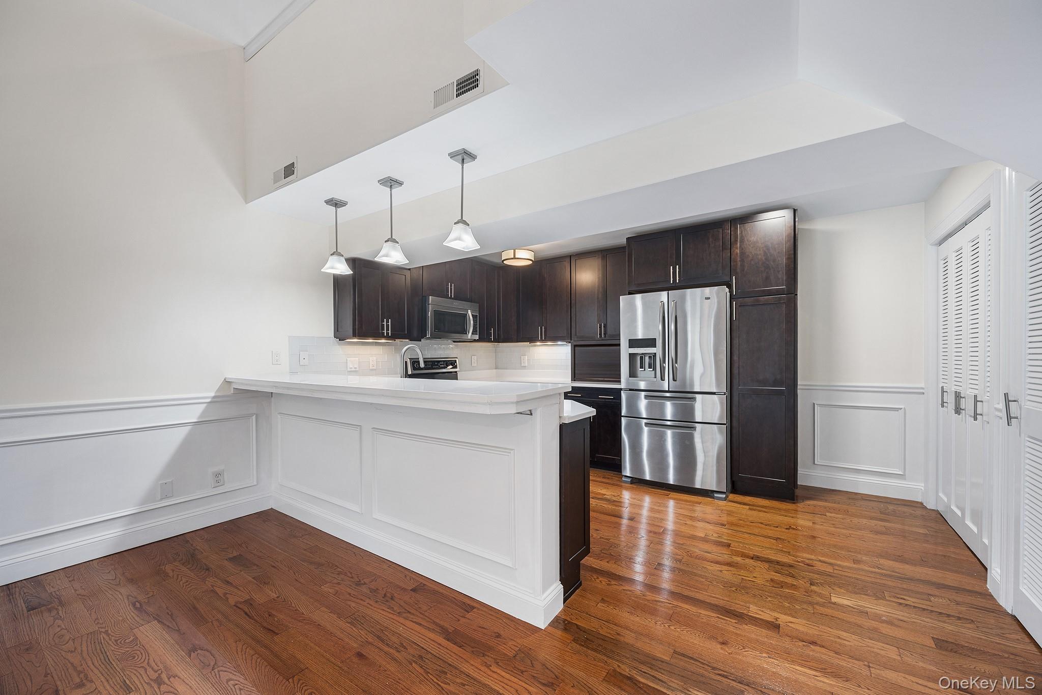 225 Lakeside Drive – For Sale photo 7