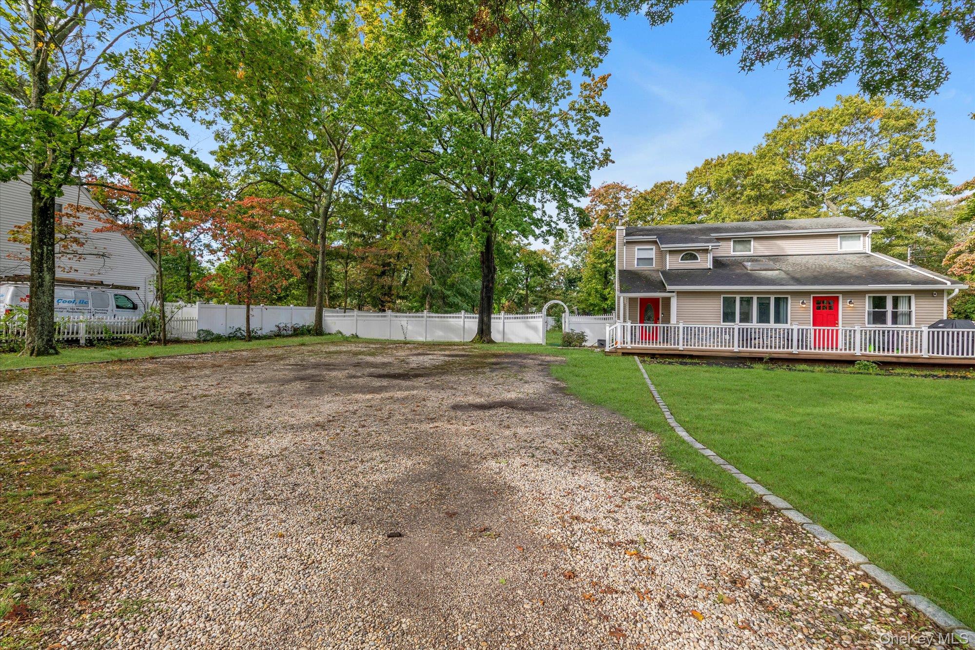 470 Bicycle Path – For Sale photo 2
