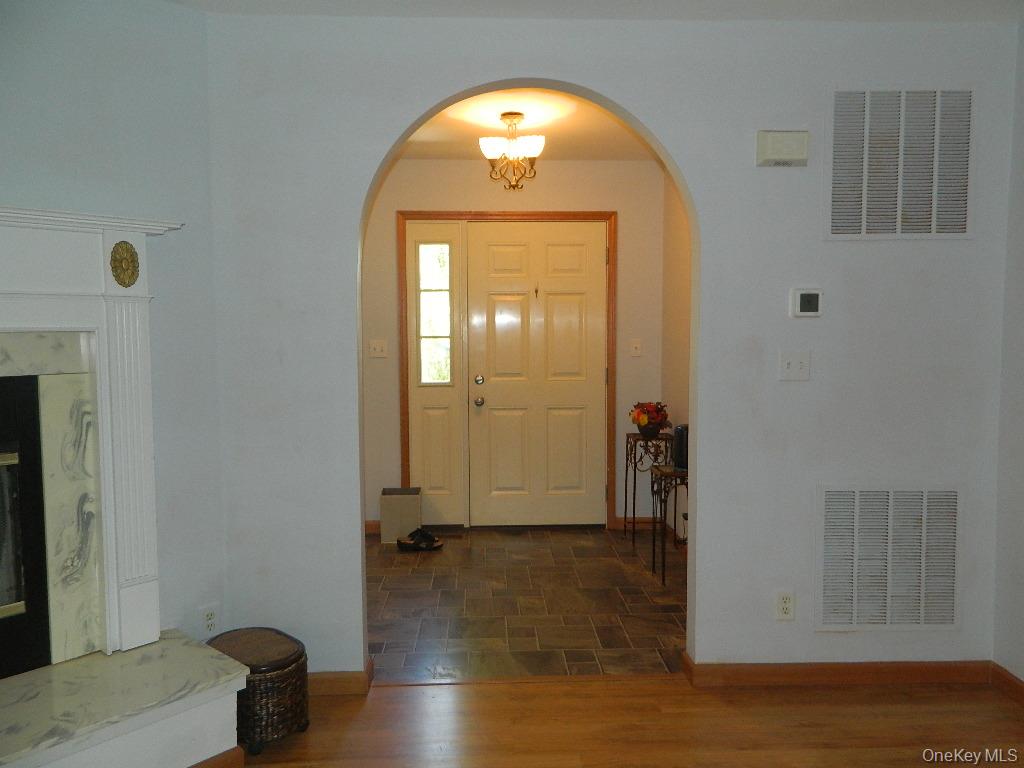188 Hoyt Street – For Sale photo 5