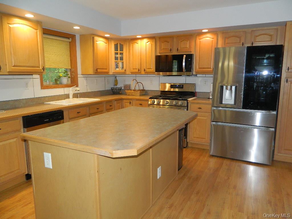 188 Hoyt Street – For Sale photo 9