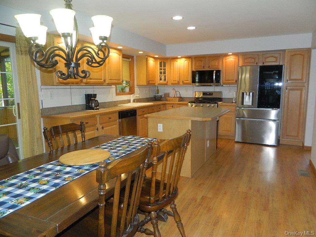 188 Hoyt Street – For Sale photo 8