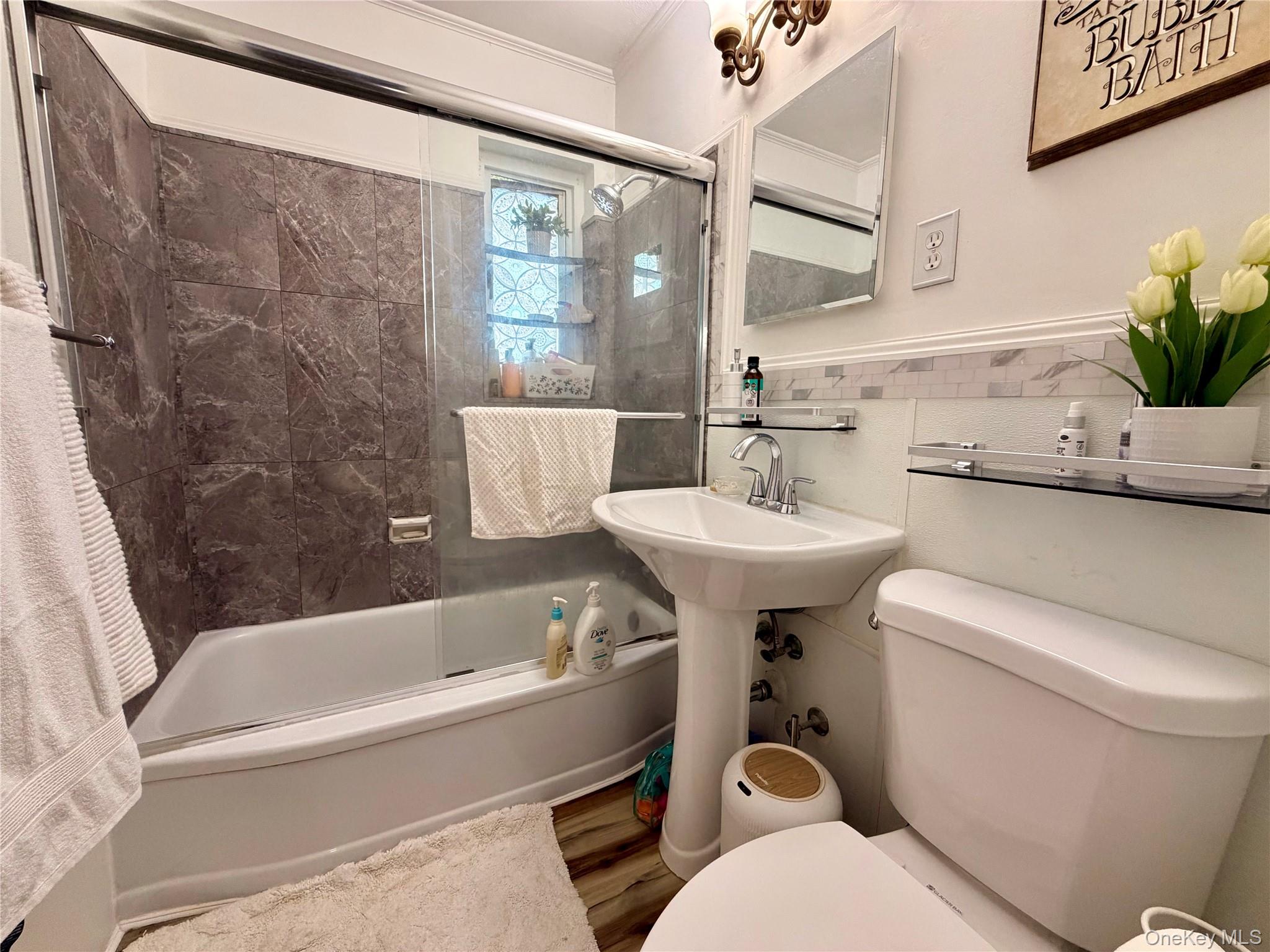 225-09 88th Avenue, Unit 415 photo 12