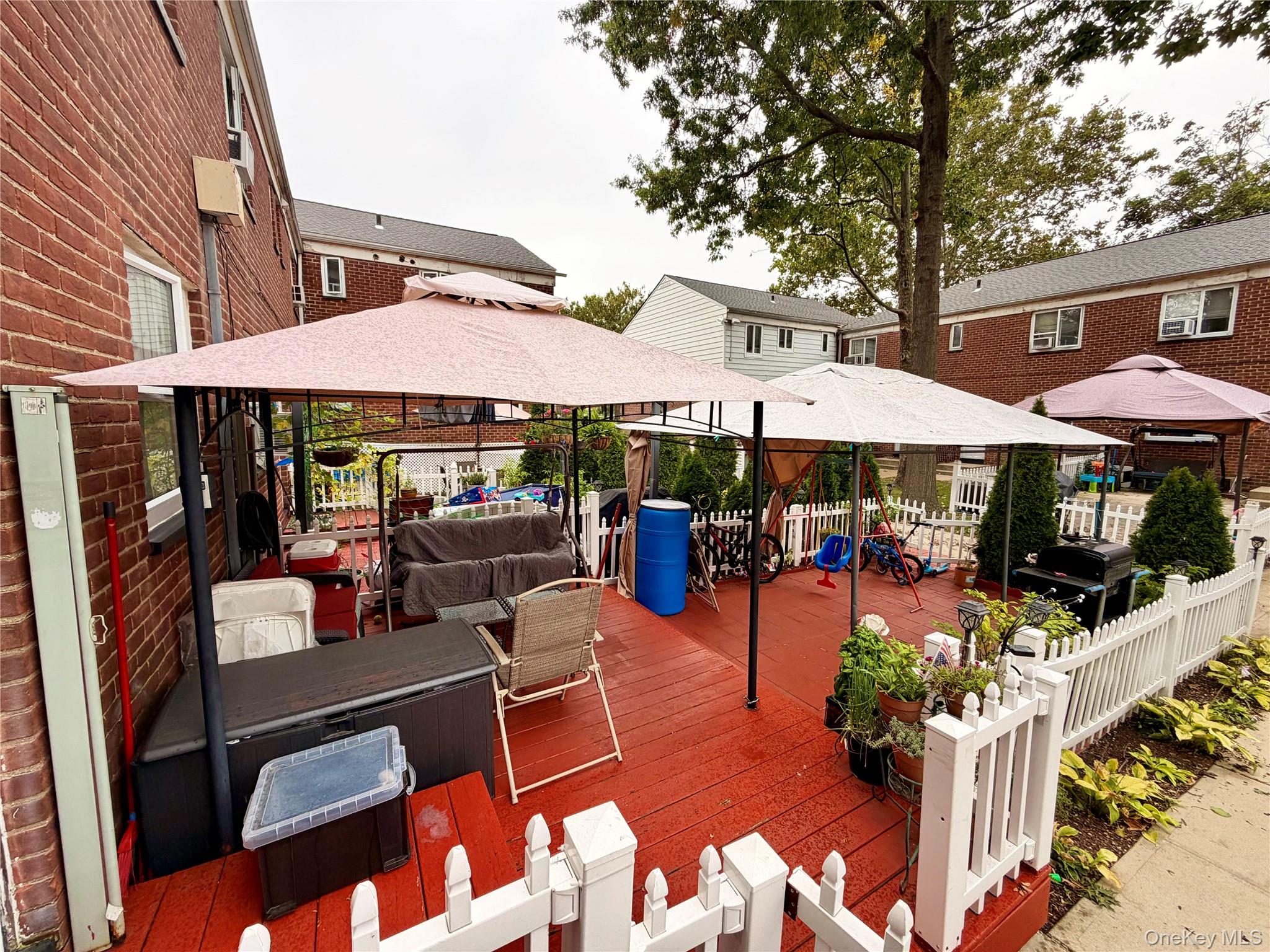 225-09 88th Avenue, Unit 415 photo 17