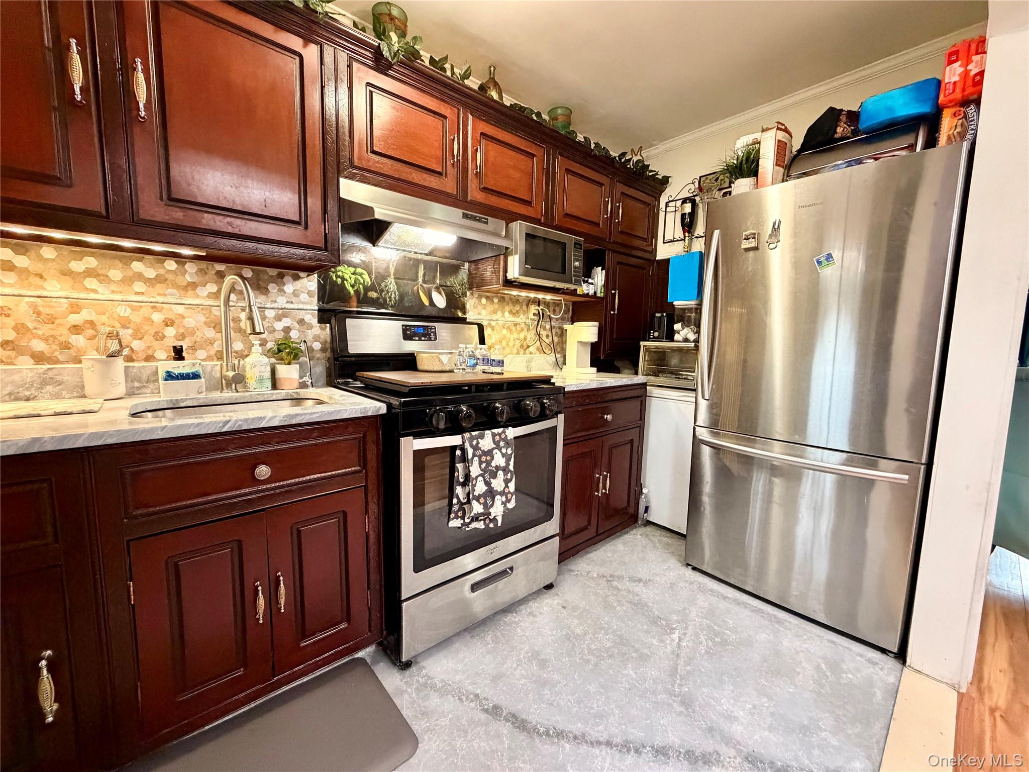 225-09 88th Avenue, Unit 415 photo 7
