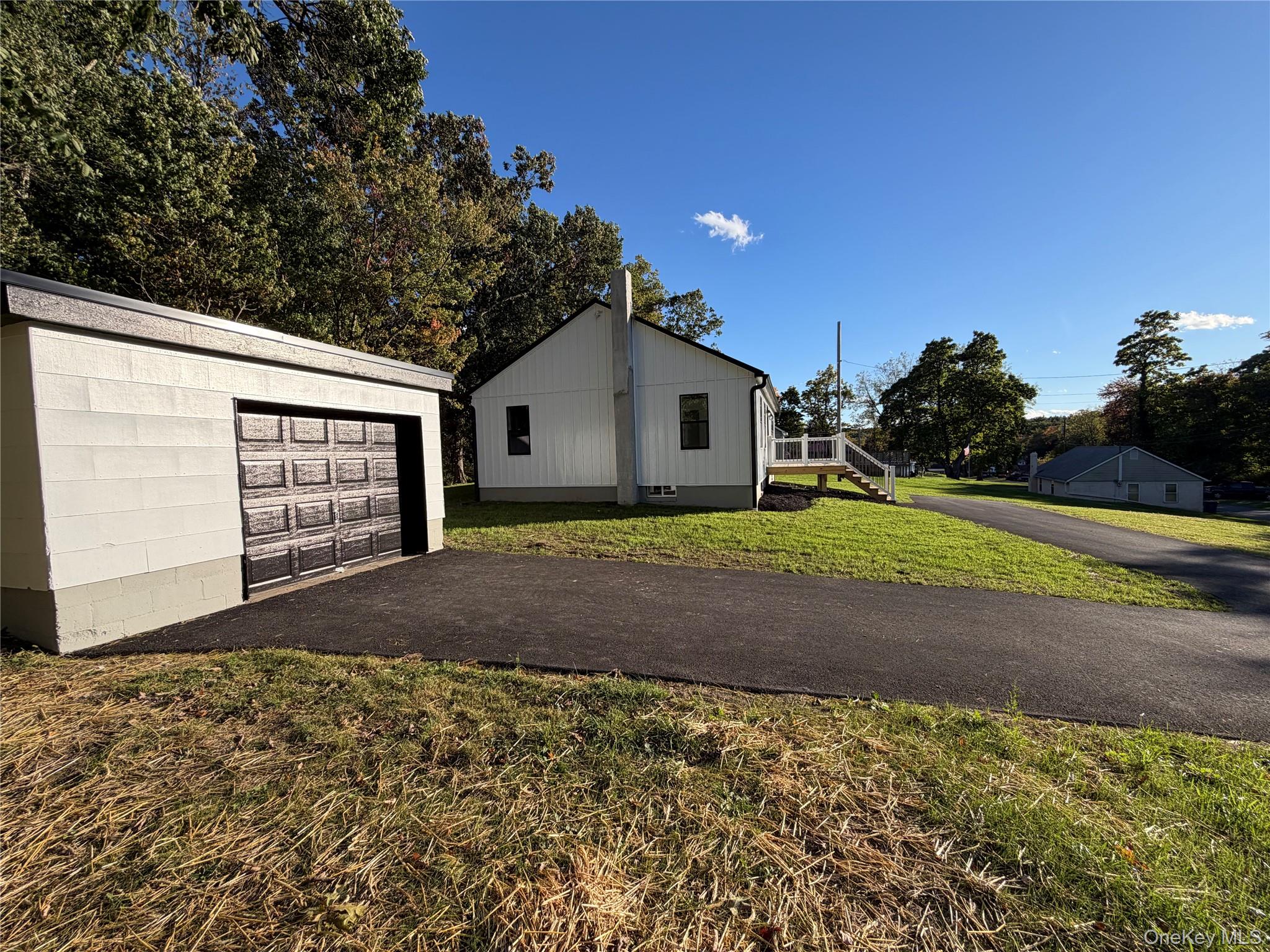 20 Lena Lane – For Sale photo 4