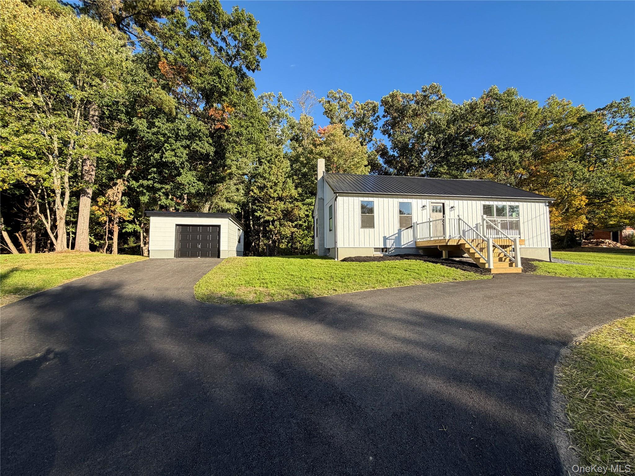 20 Lena Lane – For Sale photo 2